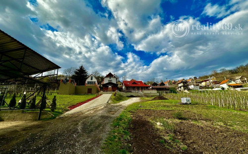 MAĎARSKO - EDELÉNY PEKNÝ RODINNÝ DOM S VEĽKÝM POZEMKOM LEN 85KM OD KOŠÍC