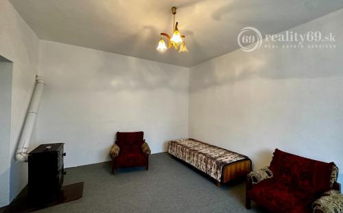 MAĎARSKO - ABAÚJSZÁNTÓ 3 IZBOVÝ RODINNÝ DOM.