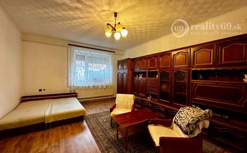 MAĎARSKO - ABAÚJSZÁNTÓ 3 IZBOVÝ RODINNÝ DOM.