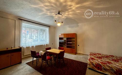 MAĎARSKO - ABAÚJSZÁNTÓ 3 IZBOVÝ RODINNÝ DOM.