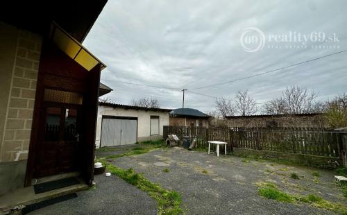 MAĎARSKO - ABAÚJSZÁNTÓ 3 IZBOVÝ RODINNÝ DOM.