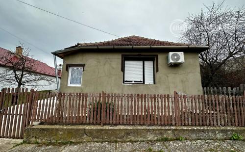 MAĎARSKO - FONY 4 IZBOVÝ RODINNÝ DOM PO ČIASTOČNEJ REKONŠTRUKCII S KLIMATIZÁCIOU