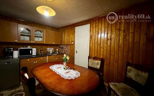 MAĎARSKO - FONY 4 IZBOVÝ RODINNÝ DOM PO ČIASTOČNEJ REKONŠTRUKCII S KLIMATIZÁCIOU