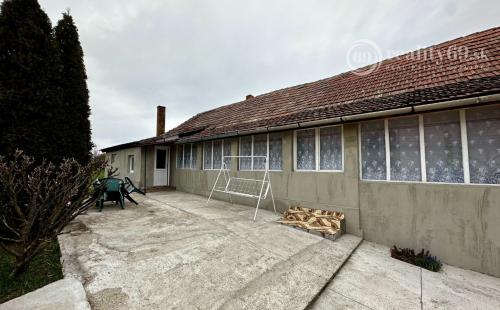 MAĎARSKO - FONY 4 IZBOVÝ RODINNÝ DOM PO ČIASTOČNEJ REKONŠTRUKCII S KLIMATIZÁCIOU