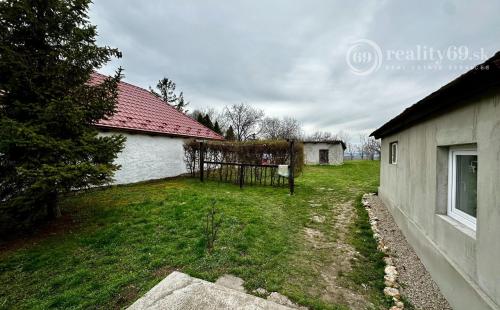 MAĎARSKO - FONY 4 IZBOVÝ RODINNÝ DOM PO ČIASTOČNEJ REKONŠTRUKCII S KLIMATIZÁCIOU