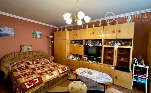 MAĎARSKO - GÖNC PEKNÝ 3 IZBOVÝ RODINNÝ DOM S VEĽKÝM POZEMKOM