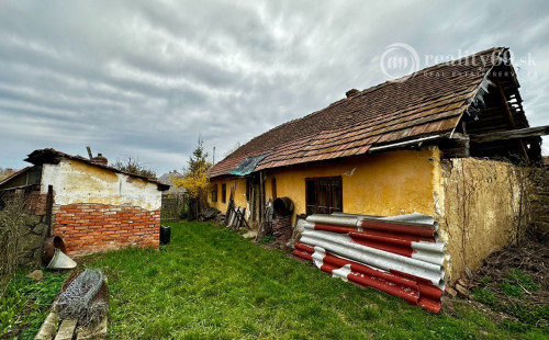 MAĎARSKO - GÖNC PEKNÝ 3 IZBOVÝ RODINNÝ DOM S VEĽKÝM POZEMKOM