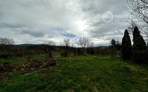 MAĎARSKO - GÖNC PEKNÝ 3 IZBOVÝ RODINNÝ DOM S VEĽKÝM POZEMKOM