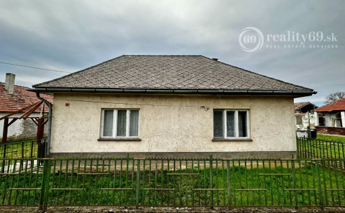 MAĎARSKO - HERNÁDCÉCE 3 IZBOVÝ RODINNÝ DOM VHODNÝ NA REKONŠTRUKCIU PODĽA PREDSTÁV.