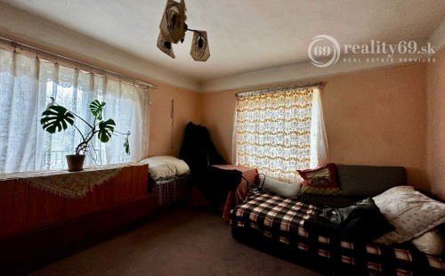 MAĎARSKO - HERNÁDCÉCE 3 IZBOVÝ RODINNÝ DOM VHODNÝ NA REKONŠTRUKCIU PODĽA PREDSTÁV.