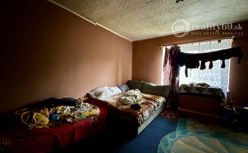 MAĎARSKO - HERNÁDCÉCE 3 IZBOVÝ RODINNÝ DOM VHODNÝ NA REKONŠTRUKCIU PODĽA PREDSTÁV.