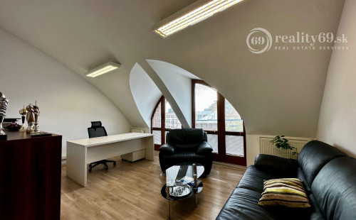 KOŠICE - NA PRENÁJOM KANCELÁRSKE PRIESTORY NA FLORIÁNSKEJ ULICI V BUDOVE EURODOM