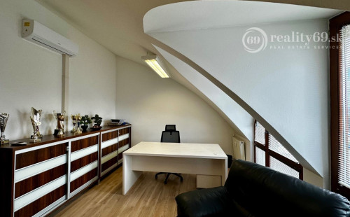 KOŠICE - NA PRENÁJOM KANCELÁRSKE PRIESTORY NA FLORIÁNSKEJ ULICI V BUDOVE EURODOM