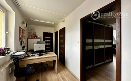 KOŠICE - NA PRENÁJOM KANCELÁRSKE PRIESTORY NA FLORIÁNSKEJ ULICI V BUDOVE EURODOM