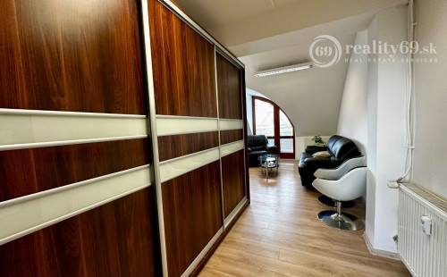 KOŠICE - NA PRENÁJOM KANCELÁRSKE PRIESTORY NA FLORIÁNSKEJ ULICI V BUDOVE EURODOM