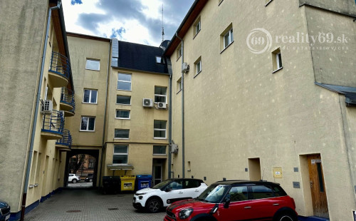 KOŠICE - NA PRENÁJOM KANCELÁRSKE PRIESTORY NA FLORIÁNSKEJ ULICI V BUDOVE EURODOM