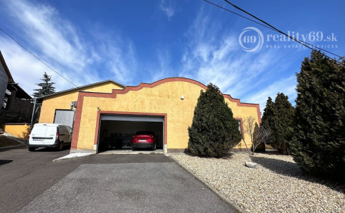 MAĎARSKO - FORRÓ SKLADOVÝ OBJEKT S KANCELÁRIOU S VEĽKÝM POZEMKOM LEN 50 KM Z KOŠÍC