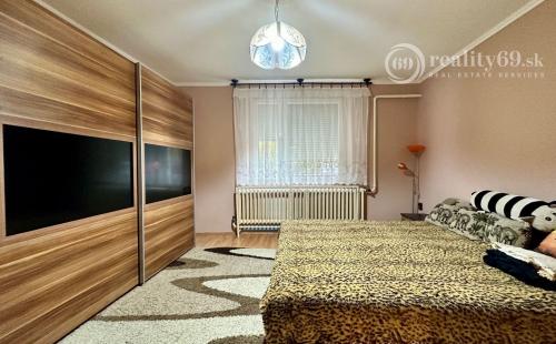 MAĎARSKO - GÖNC PEKNÝ 2 IZBOVÝ RODINNÝ DOM, DVOJGARÁŽ.