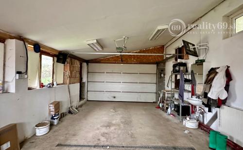 MAĎARSKO - GÖNC PEKNÝ 2 IZBOVÝ RODINNÝ DOM, DVOJGARÁŽ.