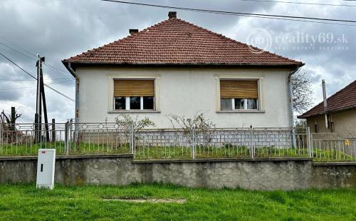MAĎARSKO - SZENDRO 4 IZBOVÝ PEKNÝ RODINNÝ DOM LEN 70KM OD KOŠÍC