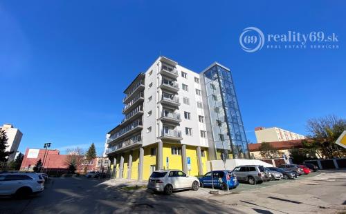 TERASA - NOVOSTAVBA  NARCISOVA 1,5 IZBOVÝ TEHLOVÝ BYT S BALKÓNOM.