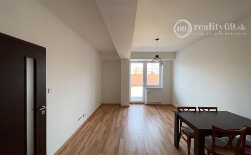 TERASA - NOVOSTAVBA  NARCISOVA 1,5 IZBOVÝ TEHLOVÝ BYT S BALKÓNOM.