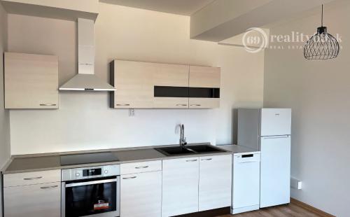 TERASA - NOVOSTAVBA  NARCISOVA 1,5 IZBOVÝ TEHLOVÝ BYT S BALKÓNOM.