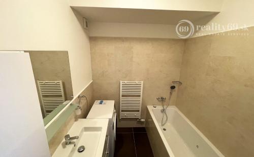 TERASA - NOVOSTAVBA  NARCISOVA 1,5 IZBOVÝ TEHLOVÝ BYT S BALKÓNOM.