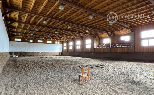 STEBNICKÁ HUTA - REKEREAČNÝ KOMPLEX SLNEČNÝ MAJER NA 22HA POZEMKU.