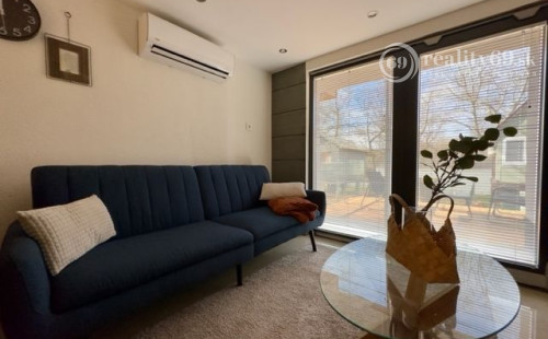 MAĎARSKO - TISZACSEGE - PERFEKTNÁ POSCHODOVÁ CHATA, TERASA, VÍRIVKA, PRI RIEKE TISZA A TERMÁLNOM KÚPALISKU.