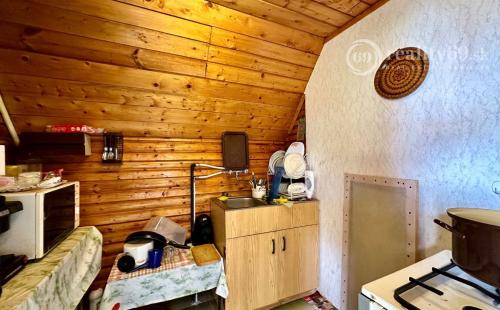 MAĎARSKO - TISZACSEGE - POSCHODOVÁ ZATEPLENÁ 3 IZBOVÁ CHATA, TERASA PRI TERMÁLNOM KÚPALISKU.