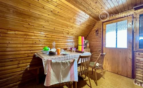 MAĎARSKO - TISZACSEGE - POSCHODOVÁ ZATEPLENÁ 3 IZBOVÁ CHATA, TERASA PRI TERMÁLNOM KÚPALISKU.