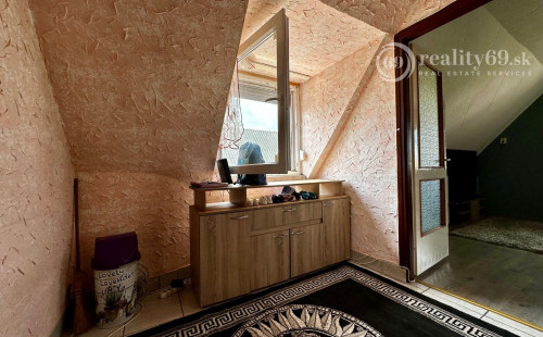 MAĎARSKO - FORRÓ - 3 RODINNÉ DOMY S PRÍSLUŠENSTVOM, VEĽKÝ POZEMOK.