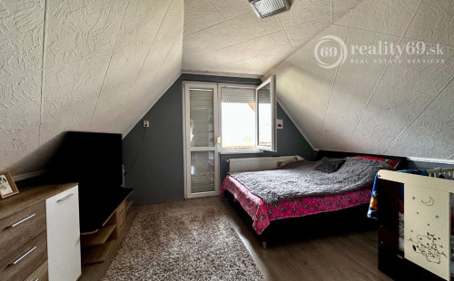 MAĎARSKO - FORRÓ - 3 RODINNÉ DOMY S PRÍSLUŠENSTVOM, VEĽKÝ POZEMOK.