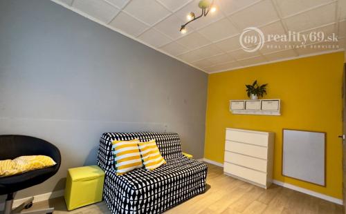 FURČA - BUZULUCKÁ PEKNÝ 3 IZBOVÝ BYT PO REKONŠTRUKCII 69 M2,  LODŽIA.