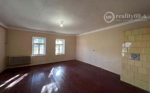 KECHNEC - RODINNÝ DOM NA VÝBORNOM MIESTE, POZEMOK 1.958M2.