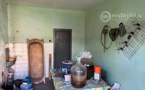 KECHNEC - RODINNÝ DOM NA VÝBORNOM MIESTE, POZEMOK 1.958M2.