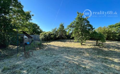 KECHNEC - RODINNÝ DOM NA VÝBORNOM MIESTE, POZEMOK 1.958M2.