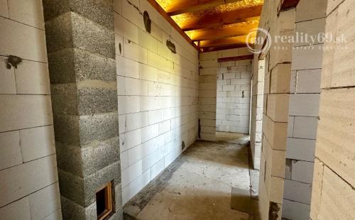 CESTICE - RD DOM NA KĽÚČ NOVOSTAVBA 4 IZBOVÉHO DOMU V NOVEJ LOKALITE.