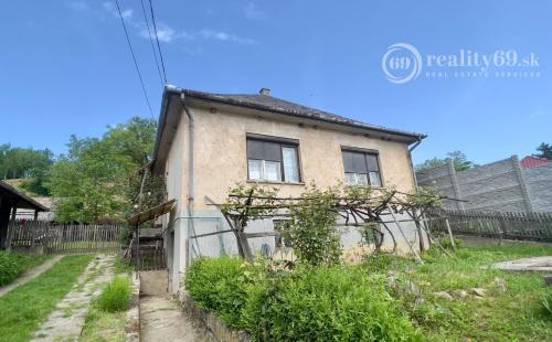 MAĎARSKO - HERNADSZURDOK 2 IZBOVÝ RODINNÝ DOM S LETNOU KUCHYŇOU