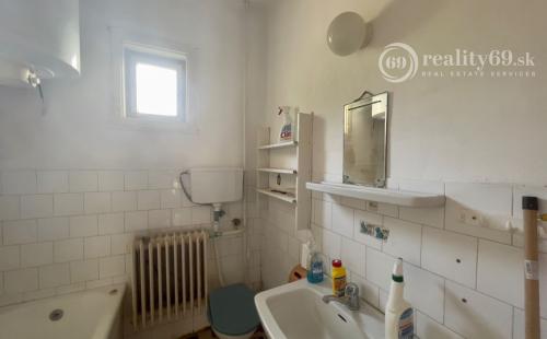 MAĎARSKO - HERNADSZURDOK 2 IZBOVÝ RODINNÝ DOM S LETNOU KUCHYŇOU