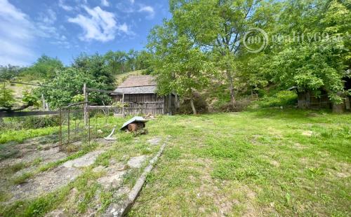 MAĎARSKO - HERNADSZURDOK 2 IZBOVÝ RODINNÝ DOM S LETNOU KUCHYŇOU