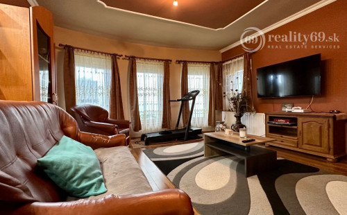 MAĎARSKO - HIDASNÉMETI - VEĽMI PEKNÝ 6 IZBOVÝ BUNGALOV S GARÁŽOU