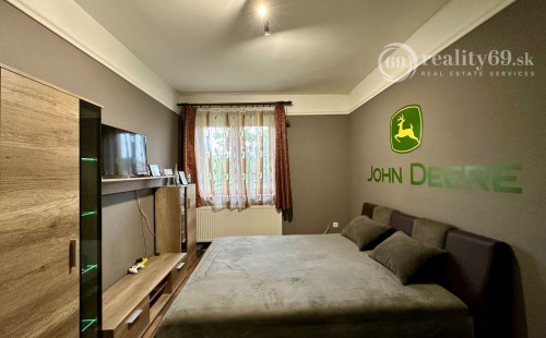 MAĎARSKO - HIDASNÉMETI - VEĽMI PEKNÝ 6 IZBOVÝ BUNGALOV S GARÁŽOU