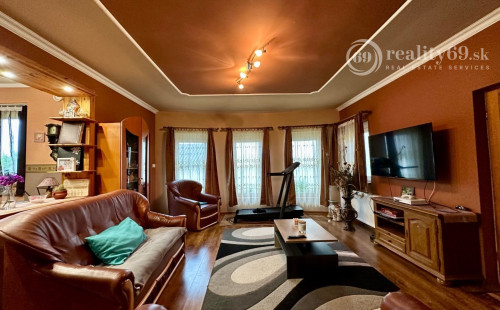 MAĎARSKO - HIDASNÉMETI - VEĽMI PEKNÝ 6 IZBOVÝ BUNGALOV S GARÁŽOU