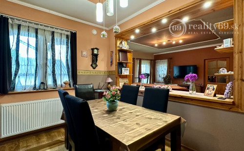 MAĎARSKO - HIDASNÉMETI - VEĽMI PEKNÝ 6 IZBOVÝ BUNGALOV S GARÁŽOU