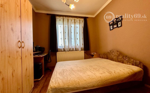 MAĎARSKO - HIDASNÉMETI - VEĽMI PEKNÝ 6 IZBOVÝ BUNGALOV S GARÁŽOU