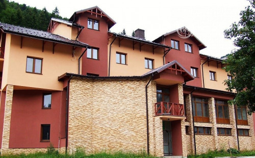 MLYNKY - HOTEL GERAVY 36 APARTMÁNOV - 5 PODLAŽÍ.