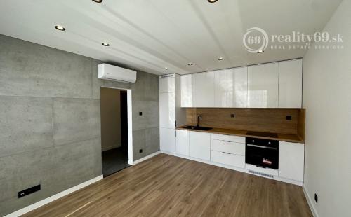 NOVÁ CENA - JUH - PALÁRIKOVA - 1.5 IZBOVÝ SUPER MODERNÝ BYT 35 M2, 1X LODŽIA, KLIMATIZÁCIA, PRÁČKA