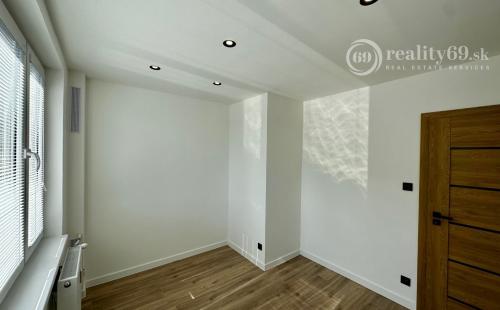 NOVÁ CENA - JUH - PALÁRIKOVA - 1.5 IZBOVÝ SUPER MODERNÝ BYT 35 M2, 1X LODŽIA, KLIMATIZÁCIA, PRÁČKA